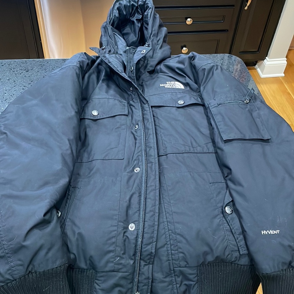 Black North Face Men’s HyVent goose down jacket medium